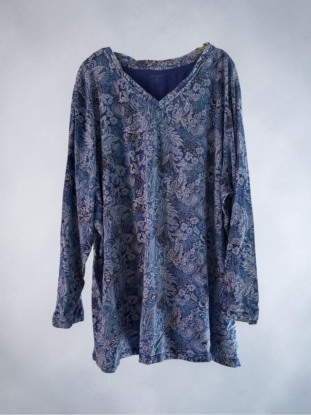 Liz Claiborne Navy and Light Blue Paisley V-Neck Long Sleeve Top